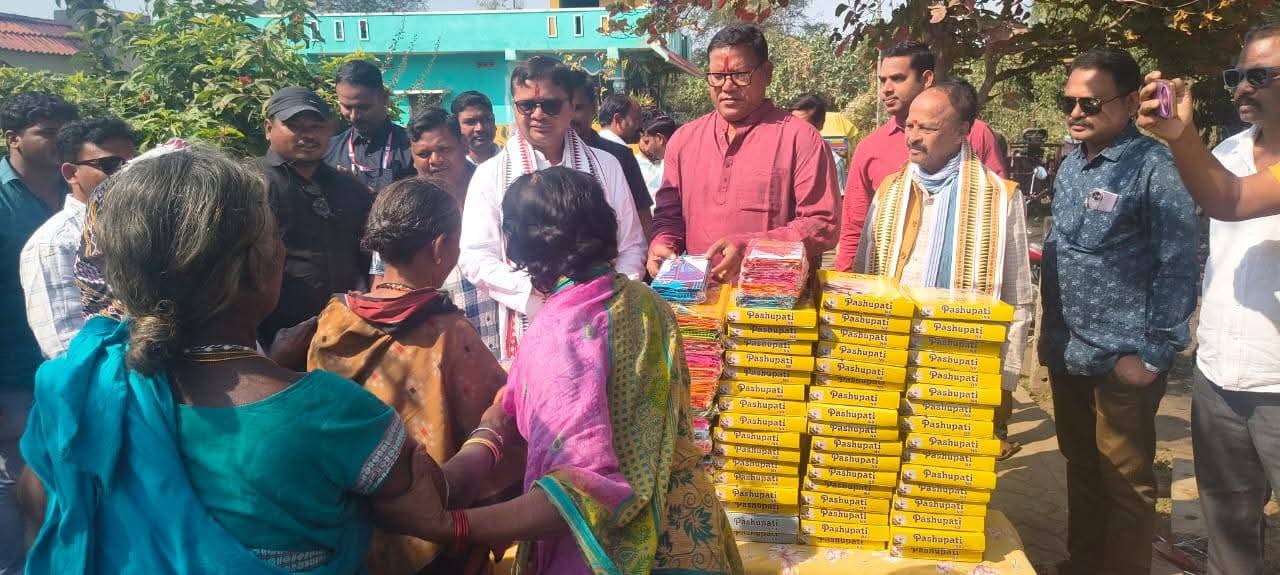 ମକର ସଂକ୍ରାନ୍ତି ଅବସରରେ ରାୟଗଡ଼ାରେ ବିଶାଳ ବସ୍ତ୍ର ବଣ୍ଟନ କାର୍ଯ୍ୟକ୍ରମ