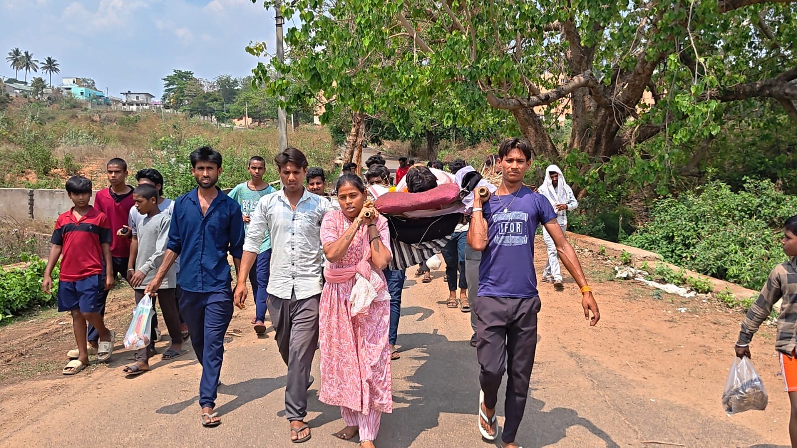 ମାନବତାର ଉଦାହରଣ ସାଜିଲେ ବଜରଙ୍ଗ ଦଳ ଓ ସ୍ୱର୍ଗଧାମ ସେବା ସମିତି ।